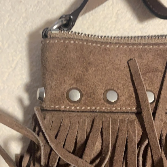 Michael Kors brown suede Crossbody fringe bag w/ dust bag - Picture 2 of 13